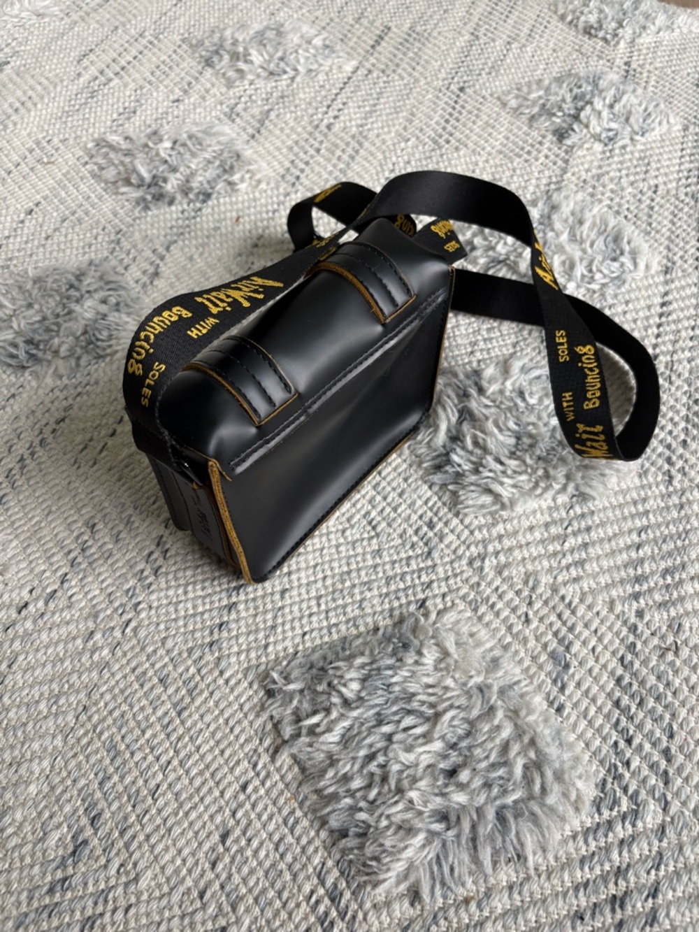 Dr. Martens - Picture 6 of 10